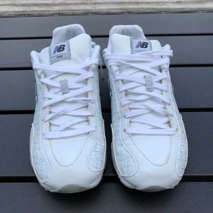 New Balance 442 tennis shoes